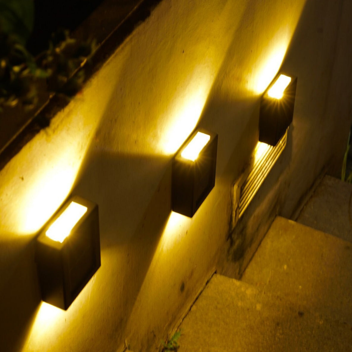 Outdoor Wall Light
